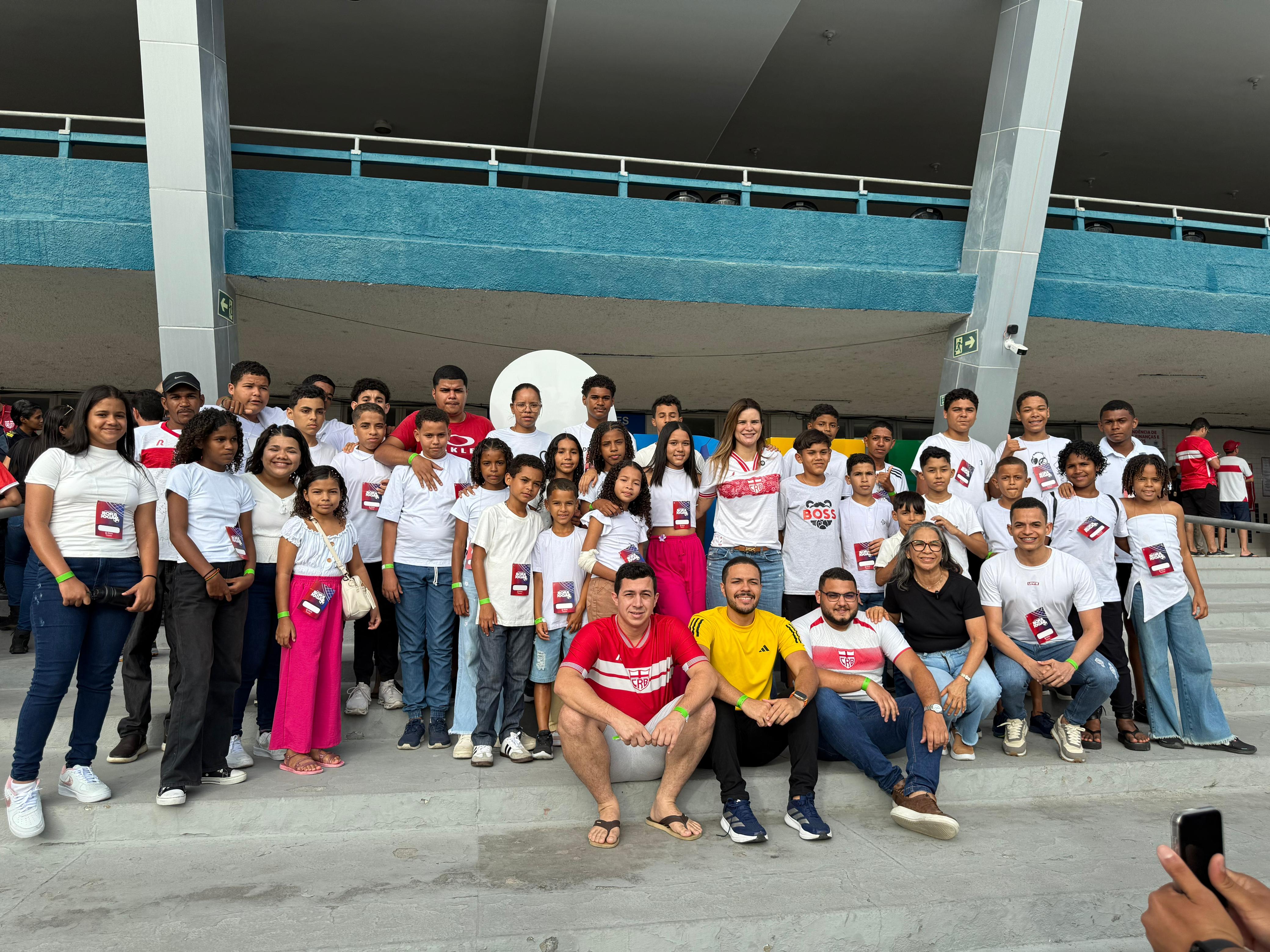 Programa Bora Jogar leva jovens de Atalaia ao Estádio Rei Pelé para assistir a CRB x Paysandu